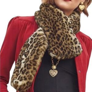 Leopard Print Faux Fur Scarf